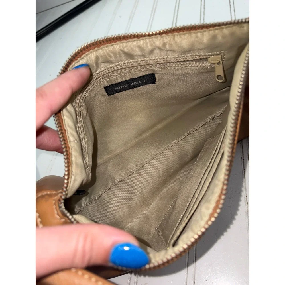 Nine West Vintage Y2K Small Tan Brown Leather Minimalist Baguette Shoulder Bag